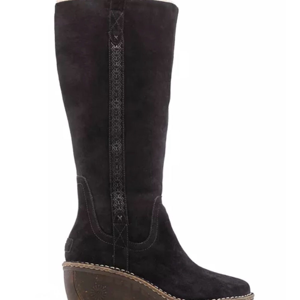 EUC UGG Hartley Tall Black Suede Sheepskin Lined Wedge Boots size 10